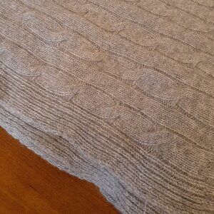 Evie Cashmere  Cable Knit 2-ply  Throw